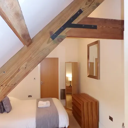 Apartment School House Mews, 2 Rodley Hall *