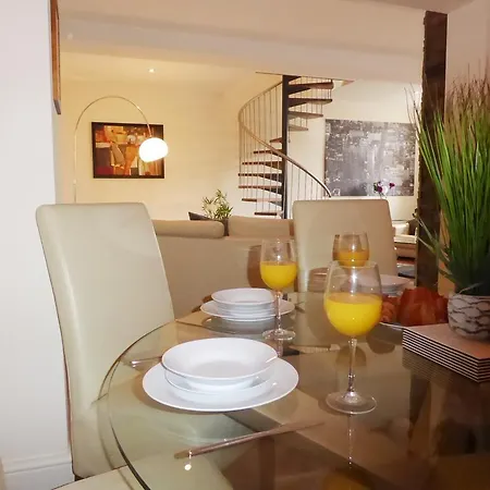 School House Mews, 2 Rodley Hall Apartment *