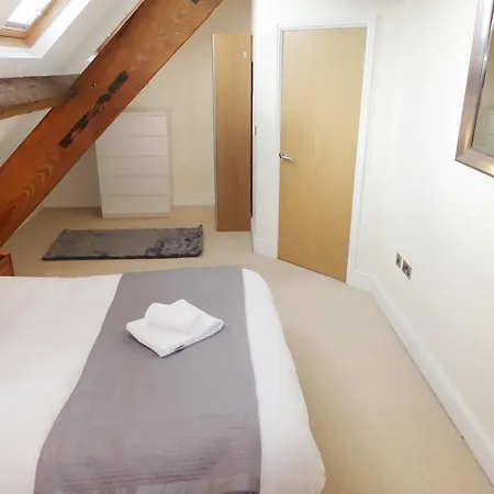 School House Mews, 2 Rodley Hall