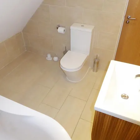 School House Mews, 2 Rodley Hall Apartment *